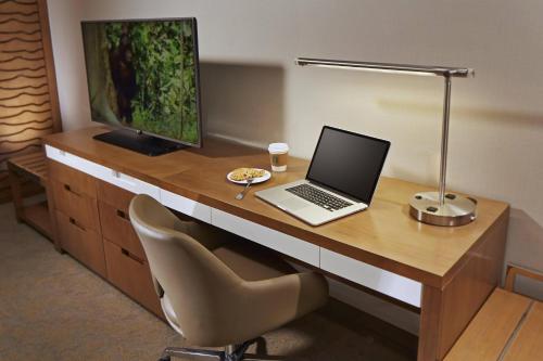 room detail thumbnail 2