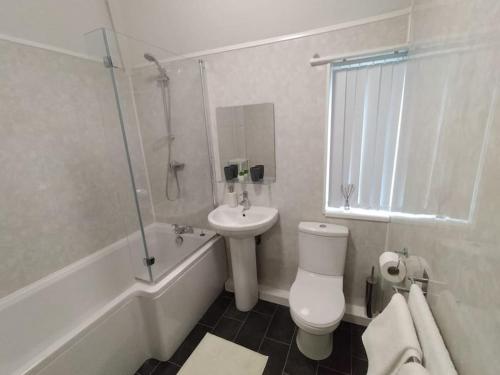 Beautiful and Cosy 3 beds home for 6 guests near Doncaster Racecourse in Carcroft