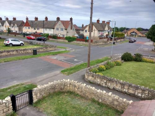 Beautiful and Cosy 3 beds home for 6 guests near Doncaster Racecourse in Carcroft