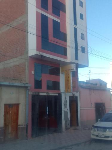 Exterior view, Hostal Sin fronteras in Uyuni