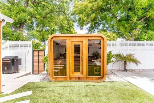 New luxury entertaining house with Pool Spa Sauna Tesla charger Pets, Los Angeles (photo 7)