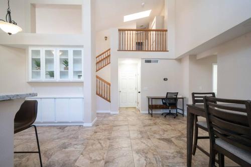 Families/Digital Nomads/Corporate Housing photo 3