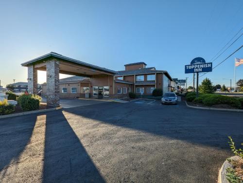 . Toppenish Inn and Suites