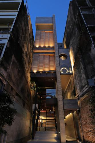 Na Tanao 1969, Bangkok
