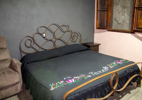 Casa en el centro de Taxco con alberca. Casa en el centro de Taxco con alberca.