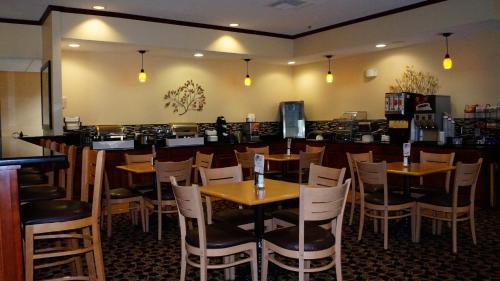 Best Western Plus Kansas City Airport - KCI East, Kansas City (photo 3)