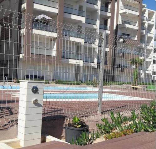 Front of sea with pool appartement