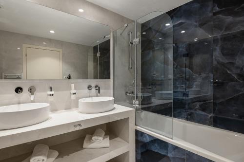 Blue Bay Hotel - image 7