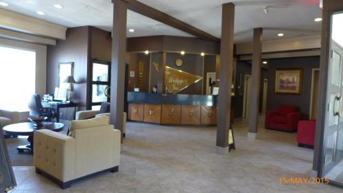 The Bridgeport Inn