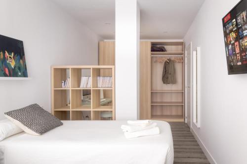 1893 apartment 180 m. from the Old Town, A/C, Bilbao (foto 7)