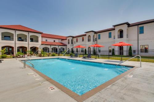 . Loretto Vacation Rental with Community Resort Perks