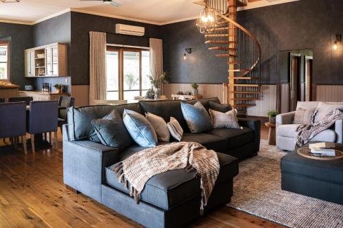 Dal Zotto Homestead & Petite Retreats in Whitfield