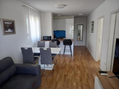 Apartment Duja špadi - Tap to explore photos