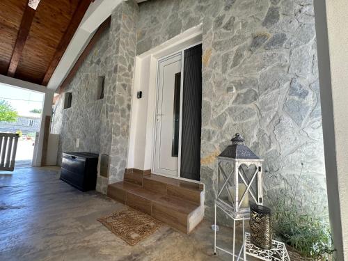 ทางเข้า, Casa Mio in สเวติ อีแวน