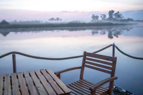 Schwimmpod an der Peene