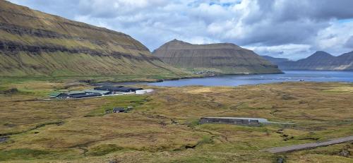 Vistas, Authentic Cabin - Unique location - In nature - 2BR in Gjogv