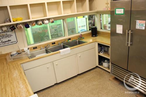 Hostelling International Honolulu - image 9