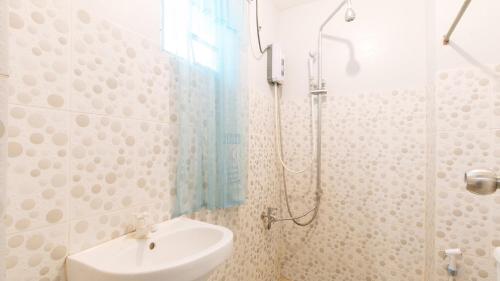 Budget Backpackers Transient House near NAIA by RedDoorz, Manila (fotografie 9)
