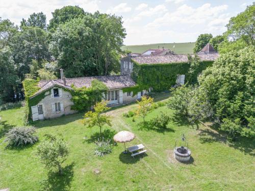 LaConciergerieJonzac, Manoir "Atypique et Médiéval"