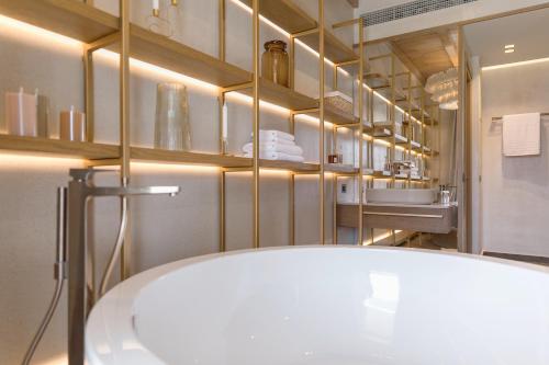 화장실, 아가베 호텔 - 성인 전용 (Agave Boutique Hotel - Adults Only) in 자킨토스 섬