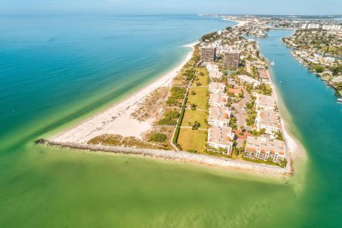 Lands End 8-201 Beach Front - Premier in St Pete Beach, USA