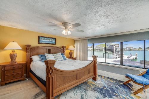 Manatee Home - image 32
