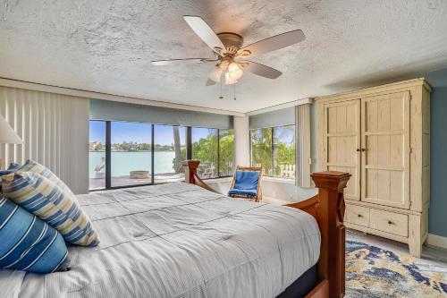 Manatee Home - image 34