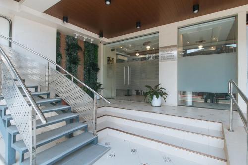 RedDoorz Plus @ Bez Tower and Residences San Juan, Manila (photo 3)