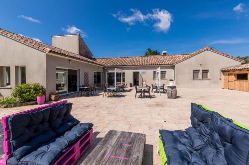 Hotelli välisilme, Camping des Templiers - Le Caylar in Le Caylar
