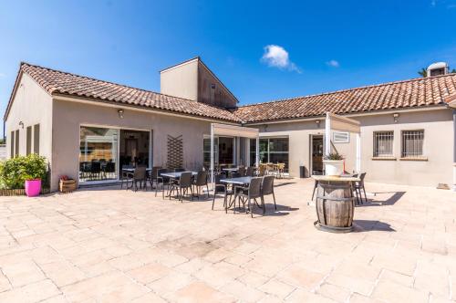 Hotelli välisilme, Camping des Templiers - Le Caylar in Le Caylar