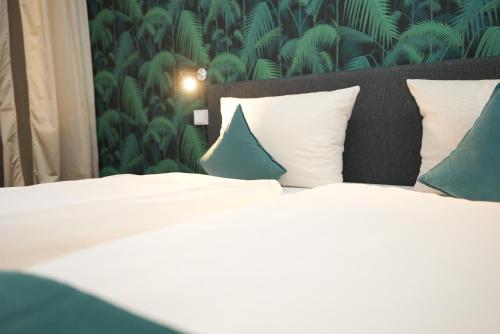 Double Room image 4