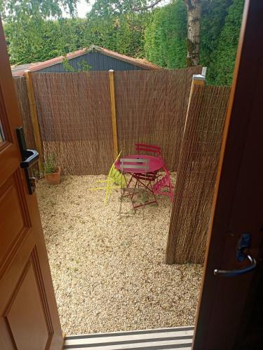 Iekārtas, Roulotte Authentique 'Le Temps d une Pause" en face du Beaujolais - Climatisation et Borne recharge  in Montmerle Sur Saone mazpilsēta