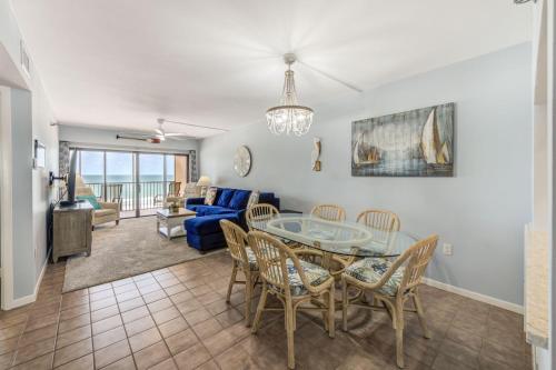 Villa Madeira 306 Beach front stunning view! Walk to everything - image 2