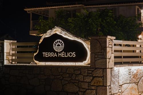 Terra Hélios Suites & Studios