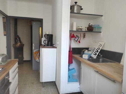 Maison de village, au calme. in บริญอล