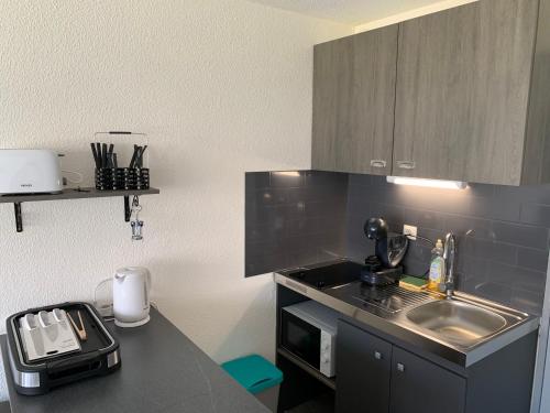 設施, Joli studio proche de la plage in 勒格羅－迪魯瓦