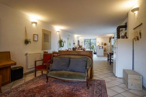 مطعم, Lou Rey Éco Hameau - Gîte, Chambre d'Hôtes & Table d'Hôtes (Lou Rey Eco Hameau - Gite, Chambre d'Hotes & Table d'Hotes) in Le Collet De Deze