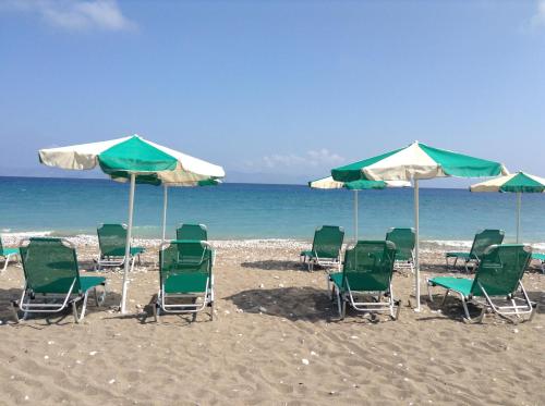 Pylea Beach Hotel - image 11