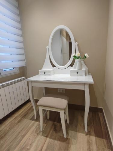 APARTAMENTO GAEL- PLAZA ESPAÑA (APARTAMENTO GAEL- PLAZA ESPANA) in อวิเลส