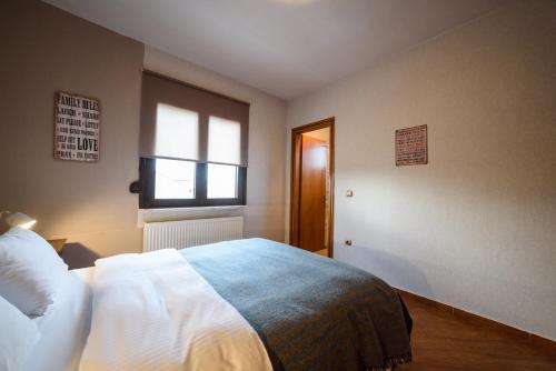 2 bedrooms, 3 beds