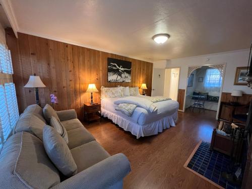 Carmel Garden Inn