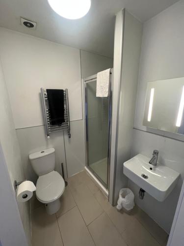 Lost Guest House Aberdeen - image 3