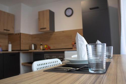 Létesítmények, Modernes Studio mit großem Balkon, vollausgestatteter Küche und idealem Arbeitsplatz für Home Office (Modernes Studio mit großem Balkon, vollausgestatteter Kuche und idealem Arbeitsplatz fur Home Office) in Gartringen