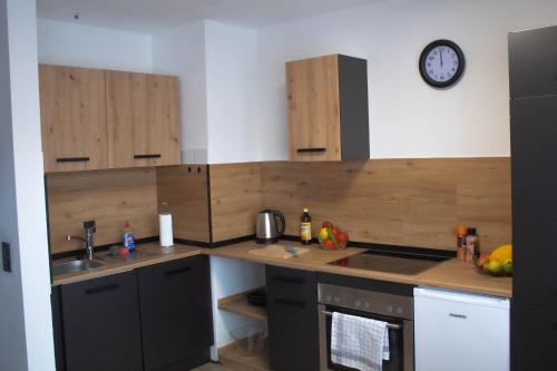 Létesítmények, Modernes Studio mit großem Balkon, vollausgestatteter Küche und idealem Arbeitsplatz für Home Office (Modernes Studio mit großem Balkon, vollausgestatteter Kuche und idealem Arbeitsplatz fur Home Office) in Gartringen