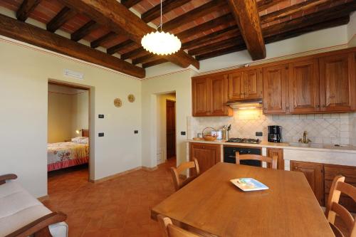 2 bedrooms, 4 beds