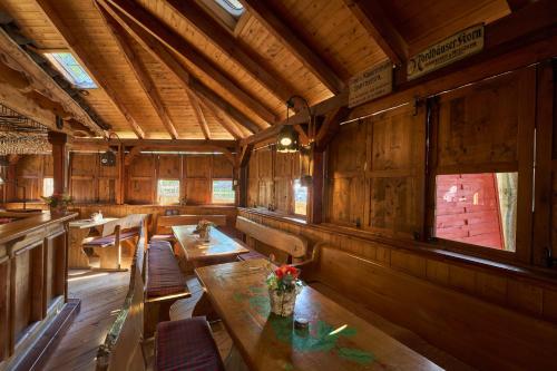 布勞納赫希鄉村酒店 (Landhotel Brauner Hirsch) in 卡瑪佛斯特