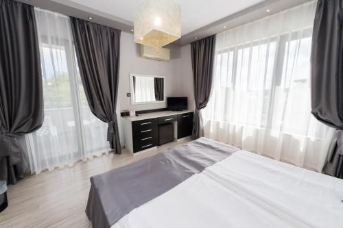 Polina Beach - image 4