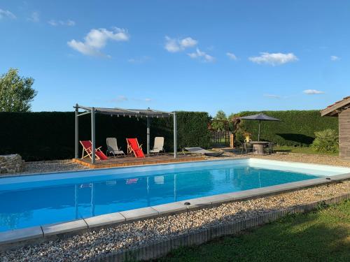 Gîte ferme équestre avec piscine