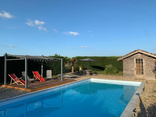 Gîte ferme équestre avec piscine