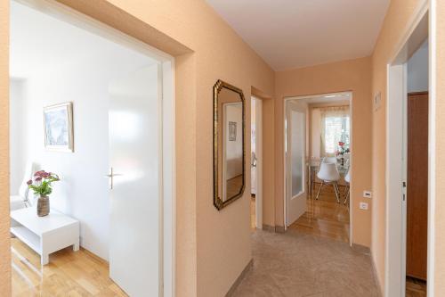 Apartments Nada in Selce